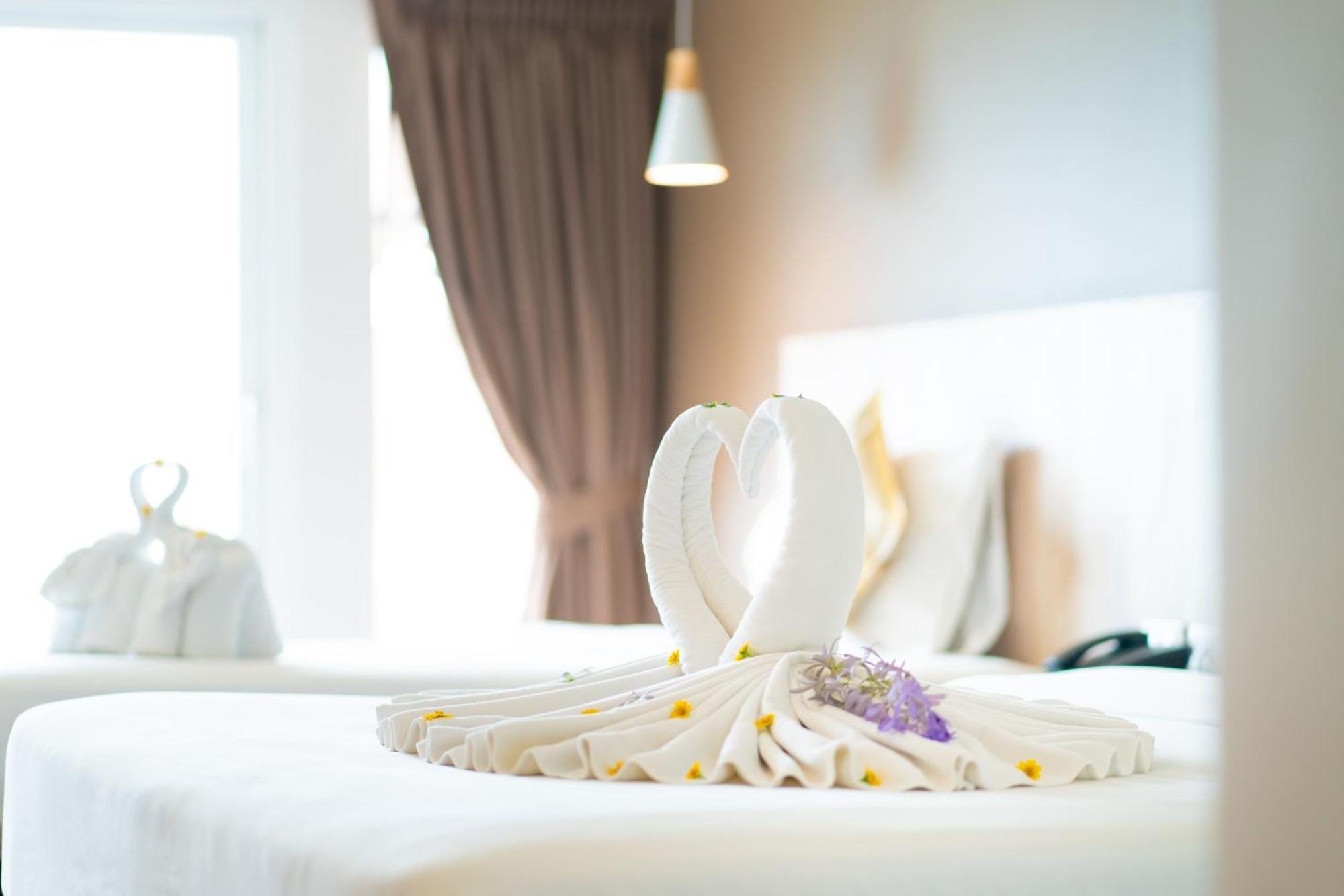 Royal Phala Cliff Beach Resort Ban Chang  Dış mekan fotoğraf